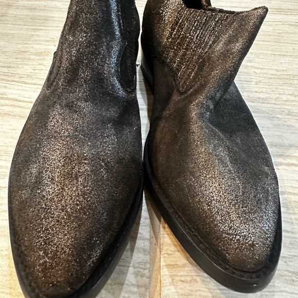 NWOT women’s Frye bootie metallic, distressed cowboy boots     size 9 5 - Picture 9 of 13